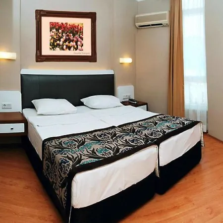 Hotel Azak 3*