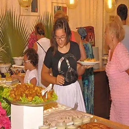 Azak Готель 3*