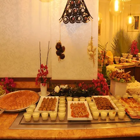 Azak Otel 3*