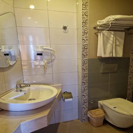 Hotel Azak 3*