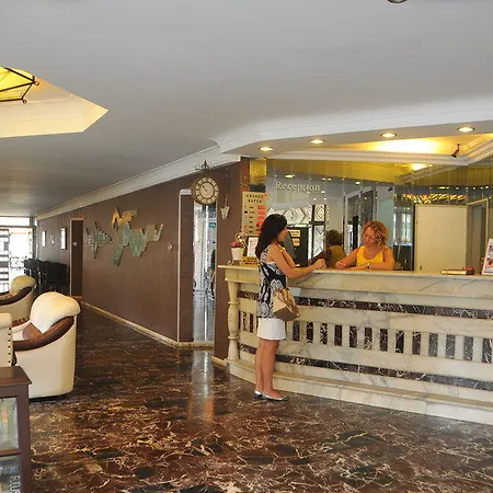 Azak Hotel 3*